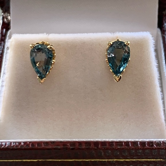 NEW 14KY London Blue Pear Shaped Stud Earrings - Picture 7 of 14